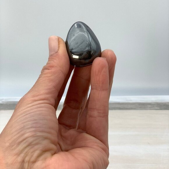 Natural Hematite Pocket Stone - Tumbled and Polished Crystal from Brazil - Picture 7 of 7